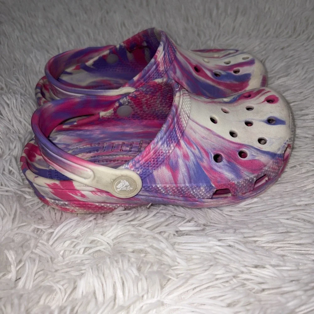 Crocs Tie Dye Marble Clog Sandals Girls Size J1 Pink Purple White